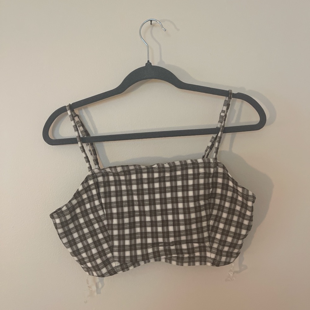 Cropped checkered top!